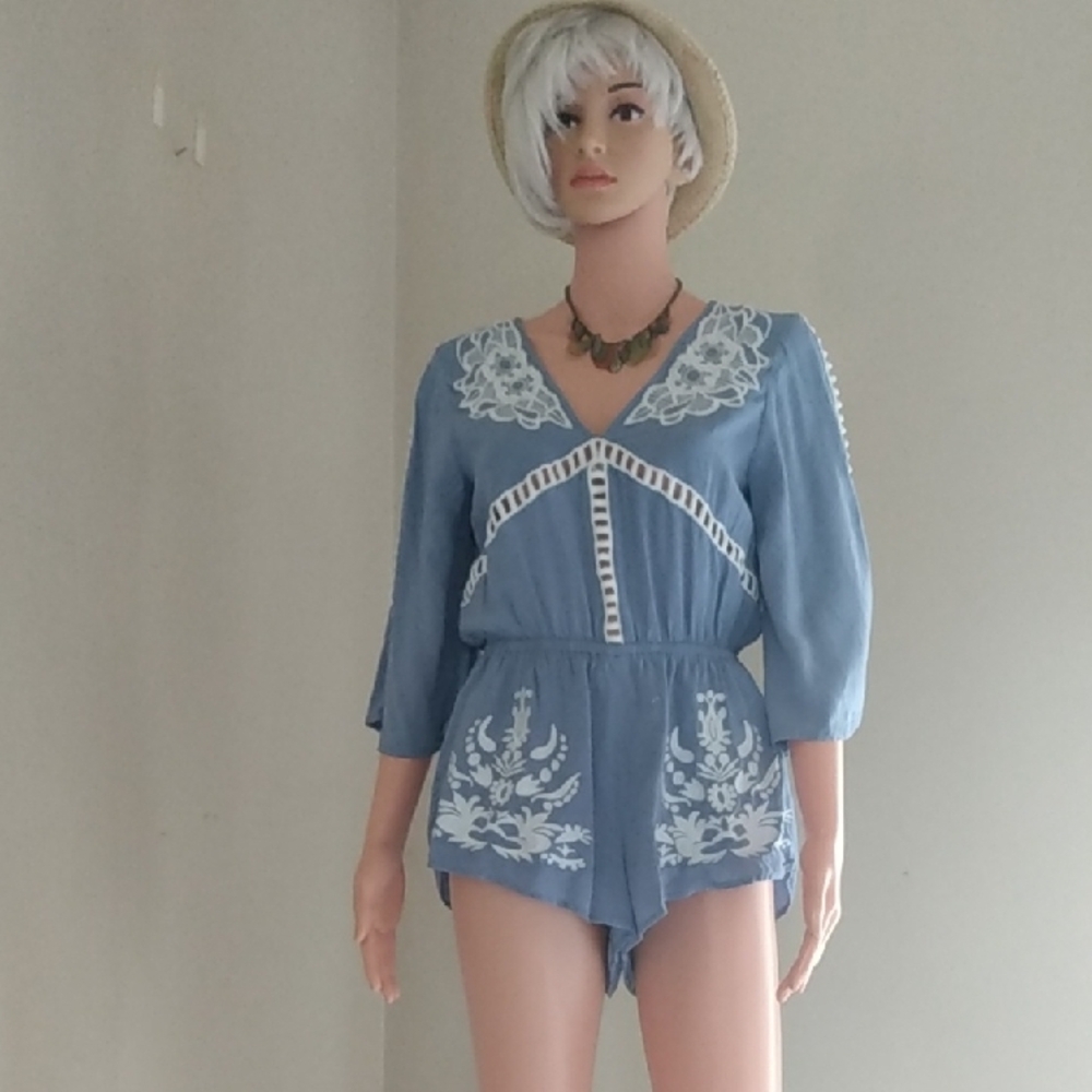 Blue Embroidered Jumpsuit with V-Neck and Short Sleeves